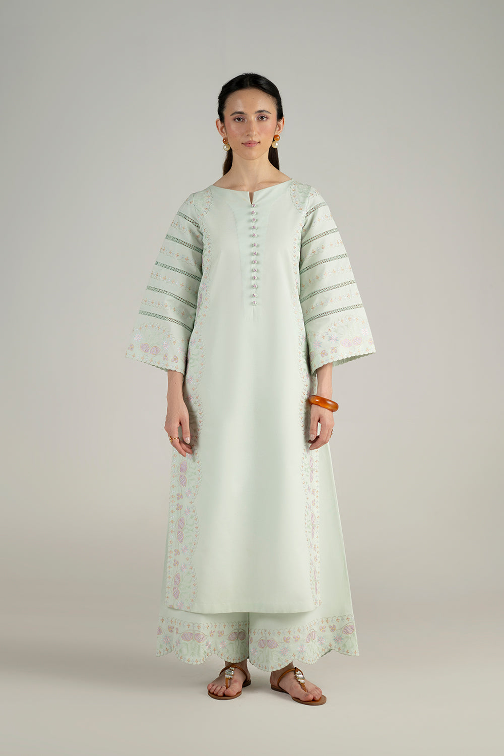 NEFERTARI - MSS6011