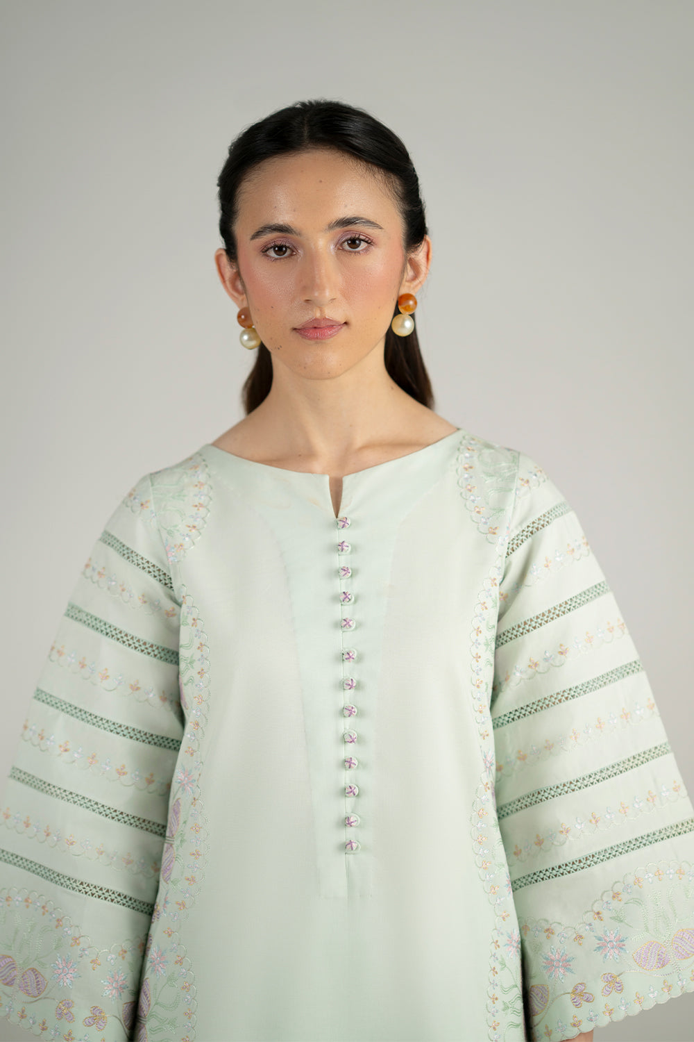 NEFERTARI - MSS6011