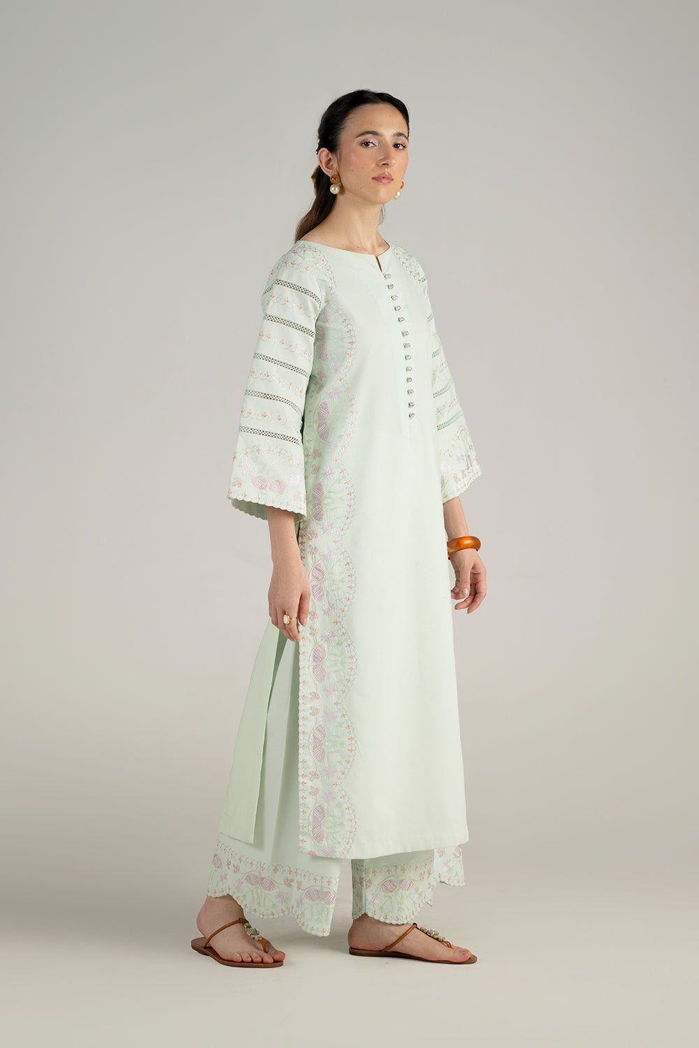 NEFERTARI - MSS6011