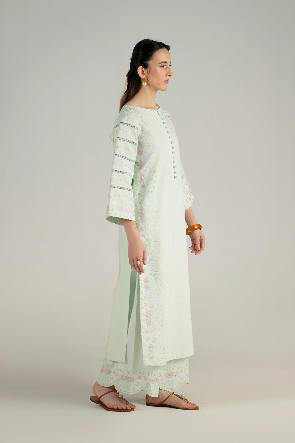 NEFERTARI - MSS6011